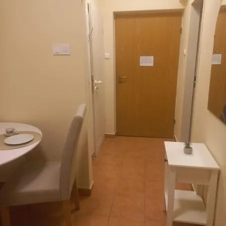 Tavirozsa Apartment *